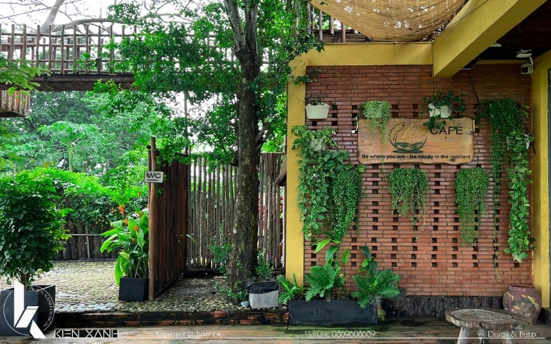 Chất liệu gỗ, đá, gạch, tre nứa được sử dụng nhiều làm không gian quán thêm mộc mạc thi vị
