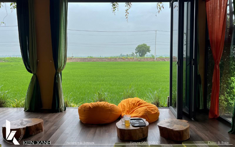 Khu vực ghế lười thư giãn ngắm trọn đồng lúa thằng cánh cò bay