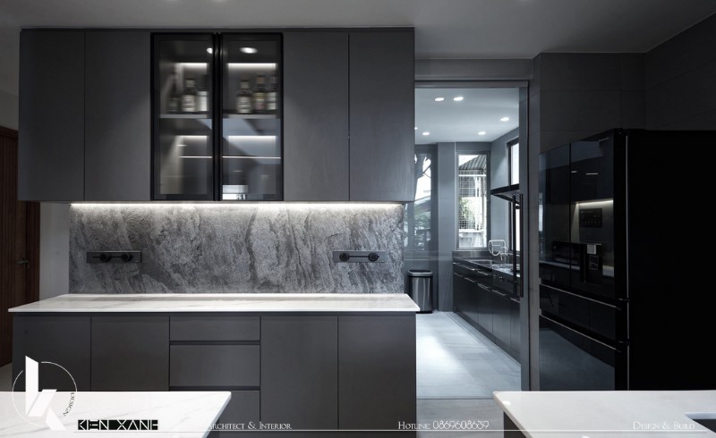 Không gian bếp với màu trầm tối sang trọng