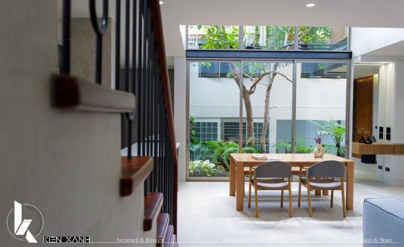 Không gian trong nhà đón nhiều ánh sáng tự nhiên vào ban ngày