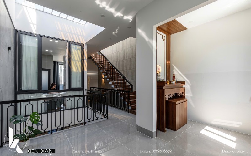  Giếng trời được đặt ở vị trí trung tâm làm sáng bừng toàn bộ không gian tầng 1