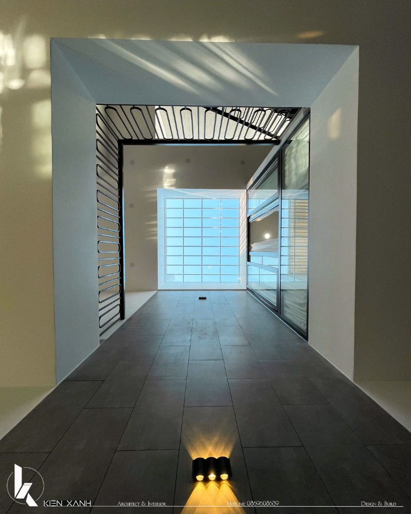 Khoảng giếng trời ở vị trí giữa nhà