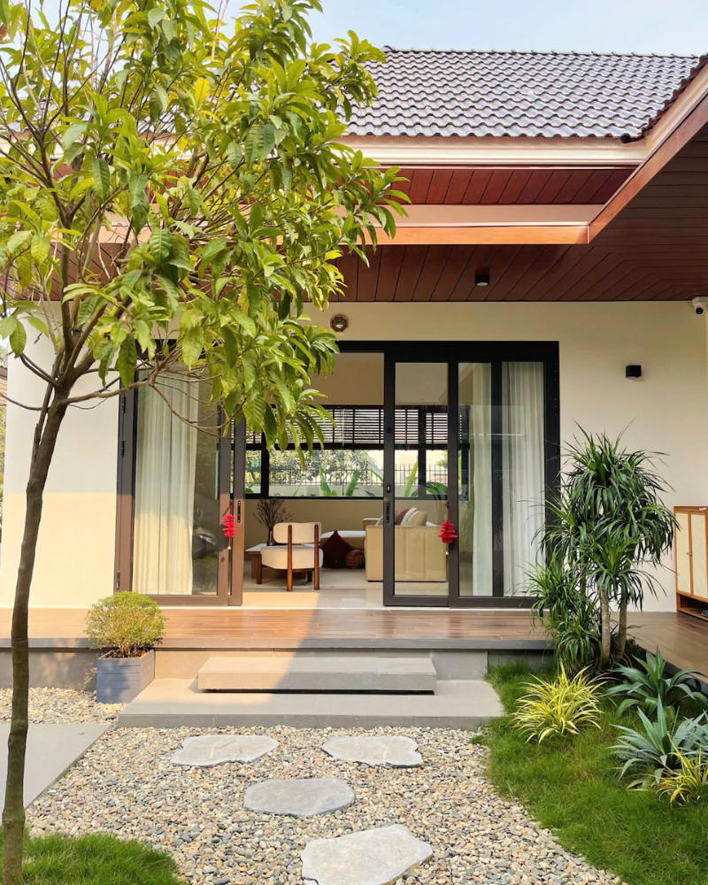 Khoảng sân đắt giá của ngôi nhà