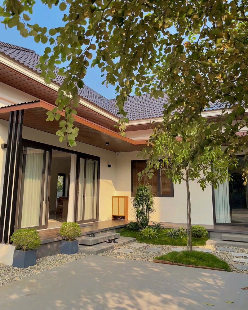 Khoảng sân rộng lớn là nơi chủ nhà tâm đắc nhất